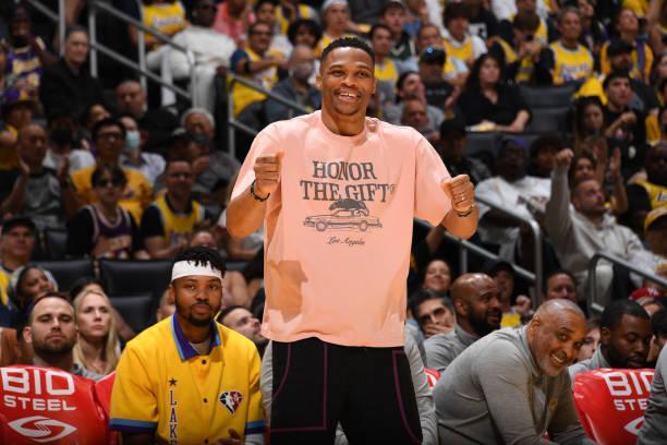 欧冠战报：孔德双响，克瑙夫破门，巴塞罗那2-1法兰克福（欧冠速递：孔德梅开二度，克瑙夫建功，巴萨2-1力克法兰克福）