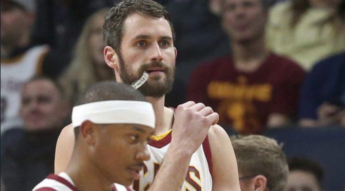 快船官方伤病报告显示保罗今天缺阵，原因是未随队（快船伤病名单更新：保罗今日因未随队缺席）