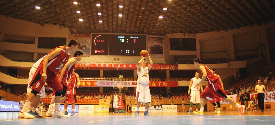 张晓彬：陈导给我们带来心理上的变化，让大家更自信、更团结（张晓彬：陈导促成球队心理蜕变，大家更自信、更团结）